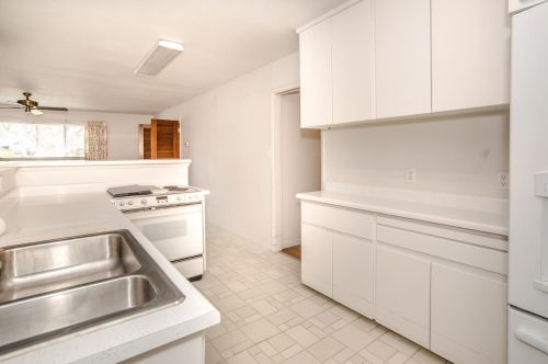 4 Casa Linda Dr, Woodland CA  95695-4612 exterior