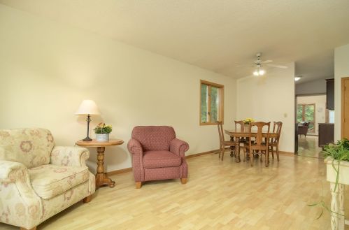 1786 English St, Saint Paul, MN 55109-4312