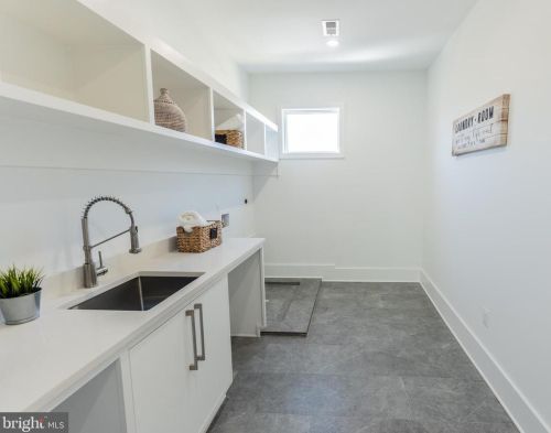 2219 Westmoreland St, Falls Church VA  22043-1701 exterior