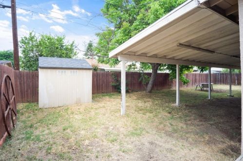 982 Verde Ave, Rialto CA  92376-4145 exterior