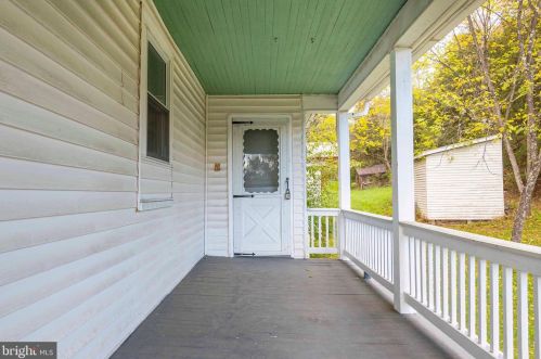 3662 Jerome Rd, Edinburg VA  22824 exterior