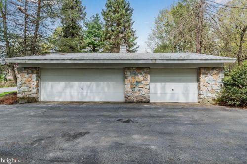 1485 Fairmont Dr, Harrisburg PA  17111 exterior