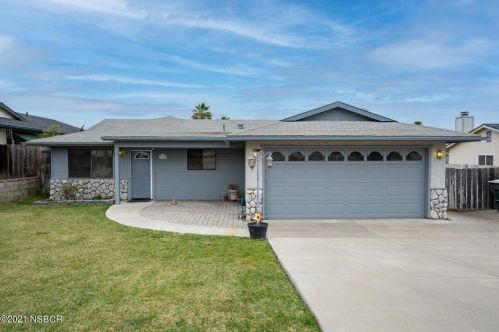 1364 18th St, Oceano, CA 93445-9310
