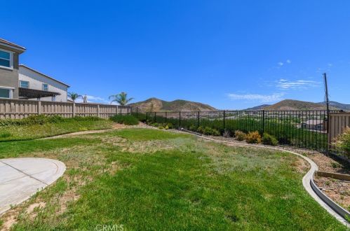 34337 Heather Ridge Ct, Lake Elsinore CA  92532-2924 exterior