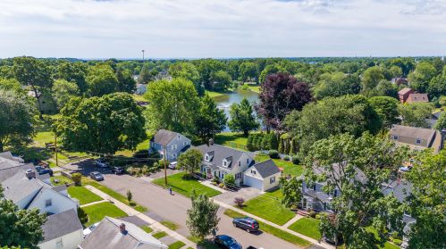 553 Laughlin Rd, Stratford, CT 06614-4117