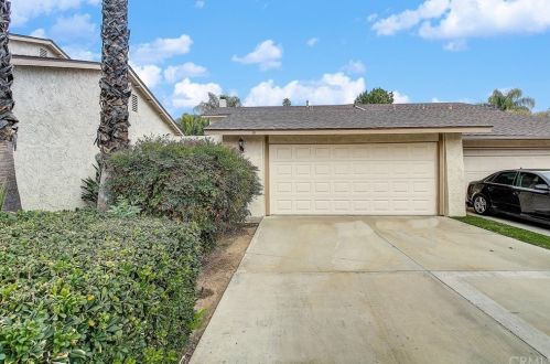 6611 Banyan Pl, Riverside, CA 92506-5101