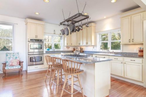 284 Archer Rd, Mahopac, NY 10541-2019