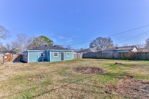 308 Kansas St, Morgans Point TX 77571-5432 exterior
