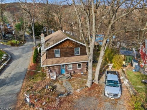 10 Poplar Grove Ter, West Milford NJ  07480-4006 exterior