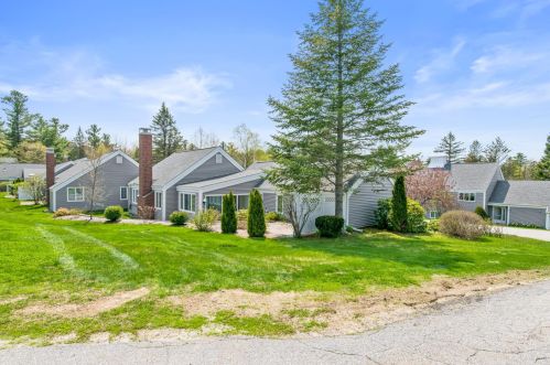 124 Hilltop Pl, New London NH  03257-5412 exterior