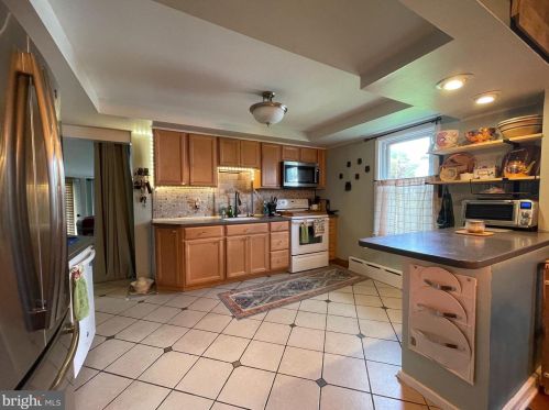 1223 Feist Ave, Pottstown PA  19464-3923 exterior