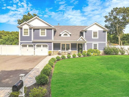 67 Griffin Dr, Mount Sinai, NY 11766-3109