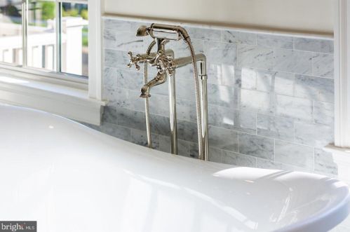 577 Jobel Dr, Tavistock NJ  08033-1034 exterior