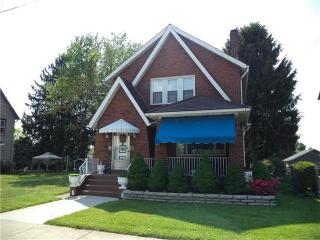2716 Grandview Ave, Mckeesport, PA 15132-7832