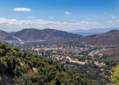 9416 Vista Aleta, Valley Center CA  92082-5533 exterior