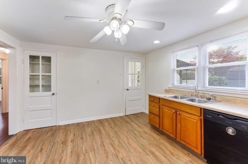 2910 Naamans Creek Rd, Boothwyn PA  19061-2412 exterior