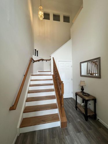 512 Monterey Ln, Newport, KY 41076-8590