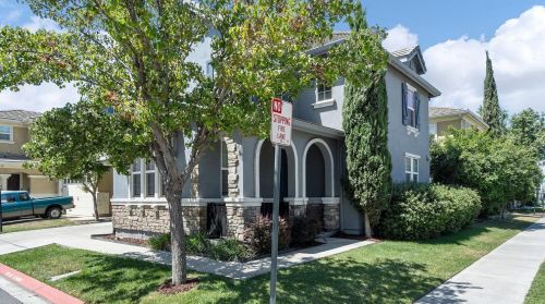17307 Green Summers Ln, Lathrop, CA 95330-8658