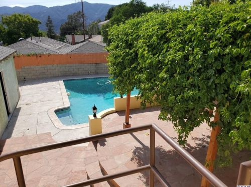 3304 Alabama St, Glendale CA 91214-1213 exterior