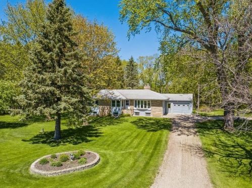 7023 Canby Trl, Waterford, MN 55057-4736