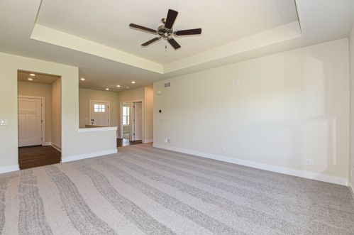 637 Annecy Park Cir, Waterford WI  53185-4262 exterior