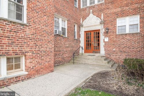 236 Farragut St, Washington, DC 20011-4180