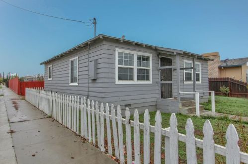 101 5th St, Greenfield, CA 93927-5705