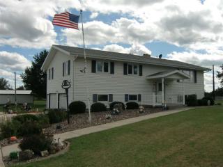 5263 County Road V, De Forest WI  53532-1925 exterior