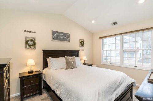 98 Stonyridge Dr, Lincoln Park NJ  07035-2253 exterior