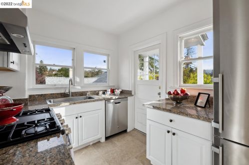 668 Jean St, Oakland CA  94610-1410 exterior