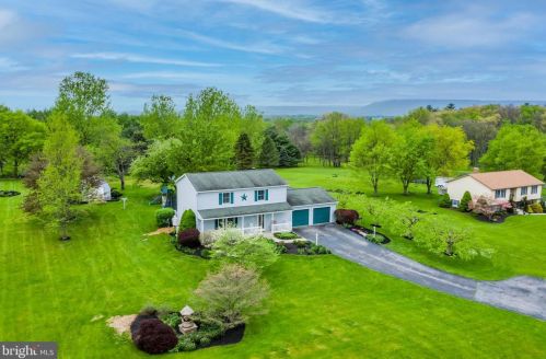 176 Kerrsville Rd, Carlisle, PA 17015-9409