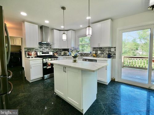 239 Hawkes Ct, Hockessin DE  19707-1351 exterior