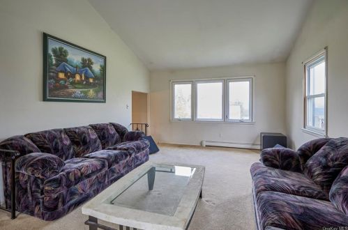 3339 Nutly Cir, Yorktown Hgts NY  10598-1206 exterior