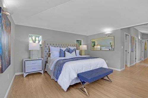 1725 Hampton Ave, Redwood City CA  94061-2608 exterior