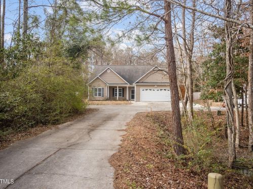 101 Spring Leaf Ln, Jacksonville, NC 28540-8830