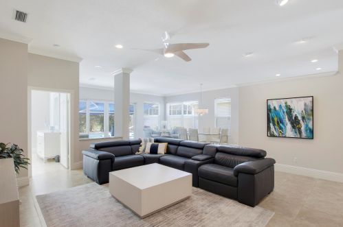 966 Bear Island Cir, West Palm Beach FL  33409-2062 exterior