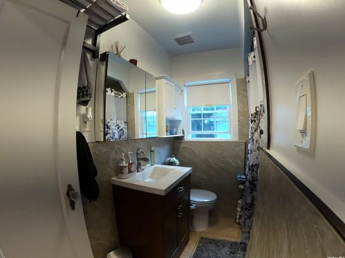 690 Tulip Ave, Floral Park NY  11001-3754 exterior