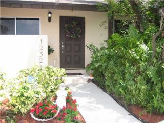 12327 110th S Canal Street Rd, Miami, FL 33186-4801