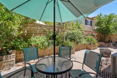 23860 Toscana Dr, Santa Clarita CA  91354-3015 exterior