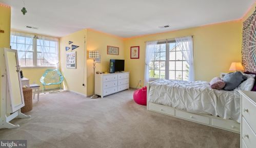 42306 Big Spg Ct, Leesburg VA 20176-6289 exterior