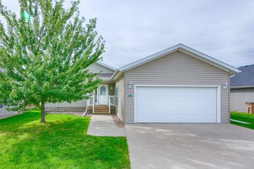 3300 Wolf Creek Rd, Bondurant, IA 50035-6802