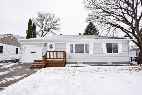 1219 13th St, Moorhead MN  56560-1635 exterior