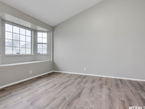5993 Sunset Vista Dr, Salt Lake City, UT 84118-7774