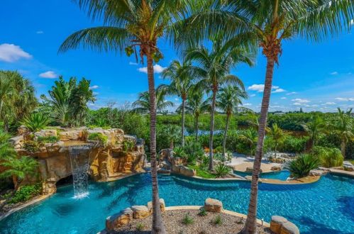 2718 Casey Ky Rd, Nokomis FL  34275-3306 exterior