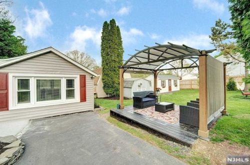 20 Highland Ave, West Milford NJ  07480-3855 exterior