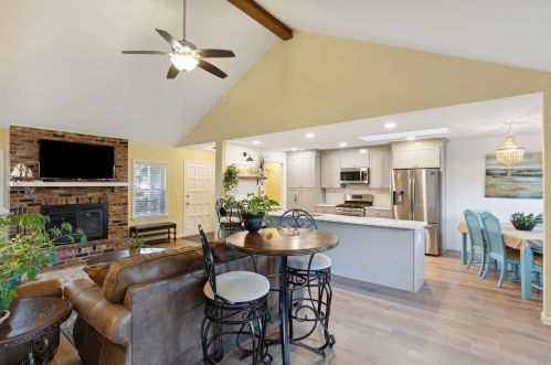 1103 Main Canal Ct, Mount Pleasant SC  29464-4246 exterior