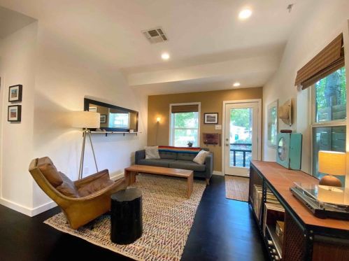 1801 Adina St, Austin TX  78721-1509 exterior
