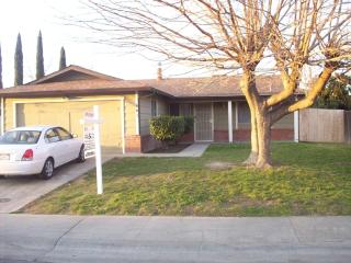 641 Jessie Ave, Sacramento CA  95838-2610 exterior