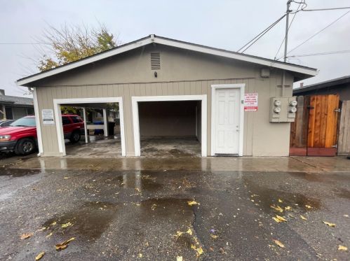 2409 Strivens Ave, Modesto CA  95350-1731 exterior