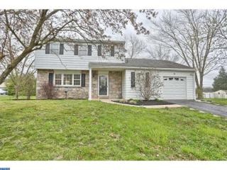 10 Terry Ct, Douglassville, PA 19518-1534